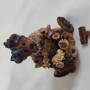 BNIB Boyd's Bears & Friends Justina The Message Bearer Figurine